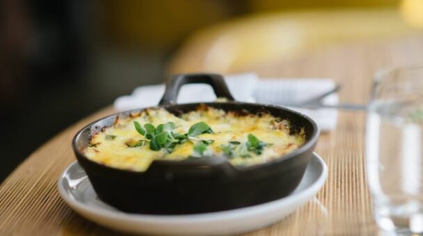 Receita de Delicioso Lanche de Frango Feito na Frigideira