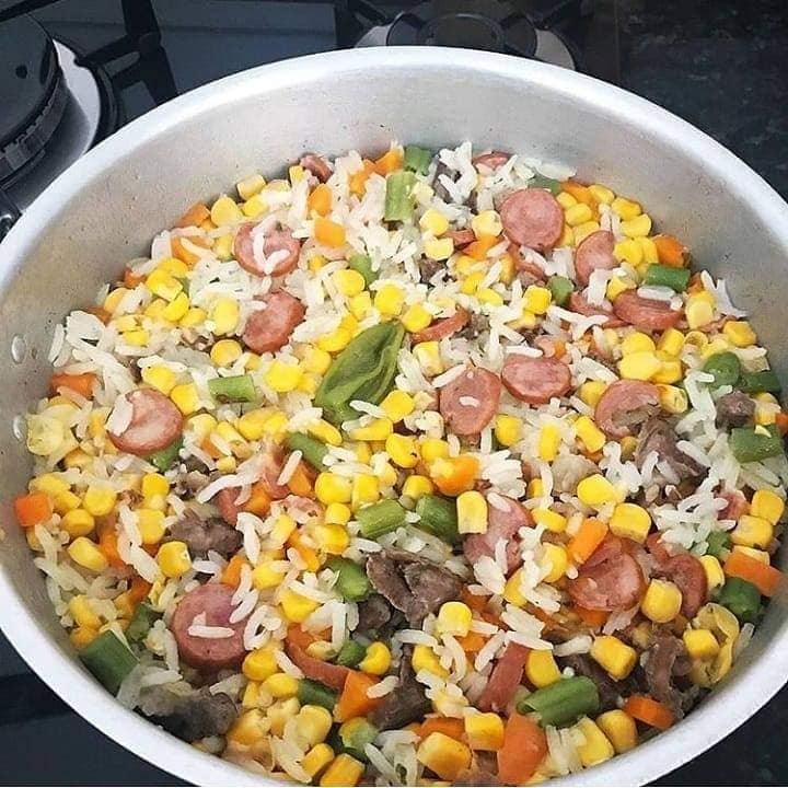 Arroz Com Carne Linguiça Calabresa Defumada Milho Cenoura E Vagem 5718